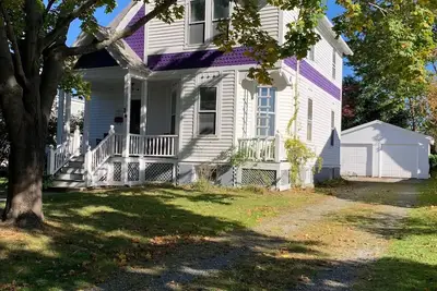 Image de Downtown Mystic home with lawn on the River, ample parking, discounted long stay
