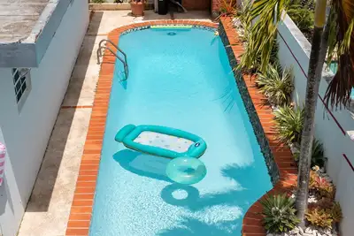 Image de Blessed Home! Perfect location, private with pool