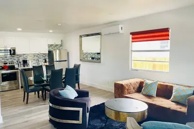 Image de Casa Wynwood - 4 bdrm\/2bth + Parking