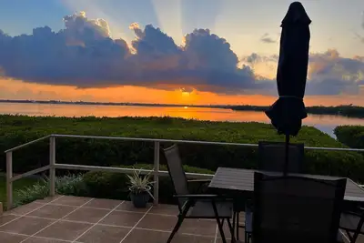 Image de Rare Vast Waterfront Views & Private Dock And Patio!