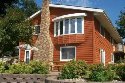 Image de Large Group Lake Home-Enjoy and relax year round