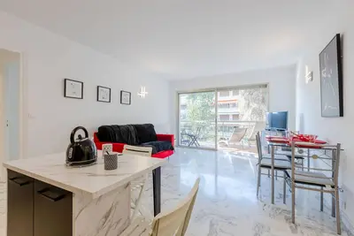 Image de 3p rénové au cœur d’un parc arboré à 5min du centre