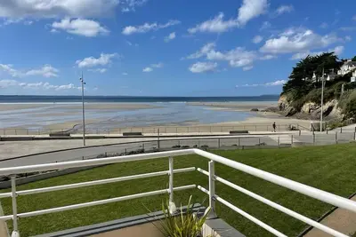 Image de Appartement avec balcon en front de mer 50 m de la plage
