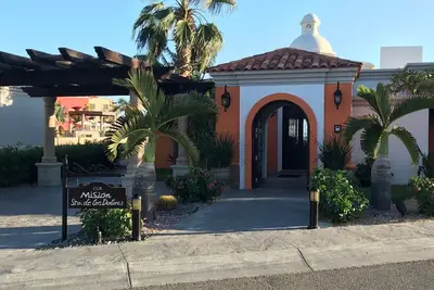 Image de Villa Home away from Home with the comforts of Vacation with Full chef kitchen.