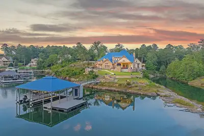 Image de New! Country Villa: Dock, Pool, Spa, Waterfall, Grotto, Firepit, Fishing hole.
