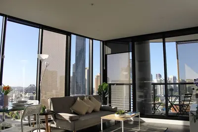 Image de Spectacular Views of Cbd & Story Bridge & Parking