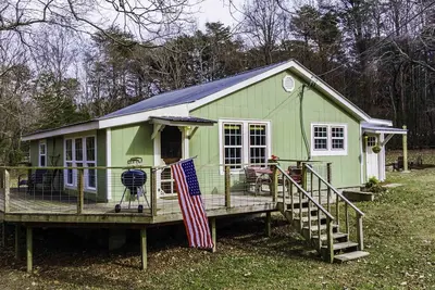 Image de Whitetail on the Parkway w/ Hot Tub. . . named Whitetail for a reason. . . . .