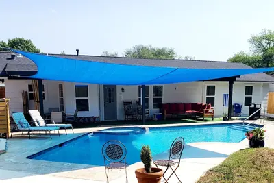 Image de Heated Pool! ! ! Lackland Afb, Six Flags, SeaWorld, The Riverwalk, Shopping