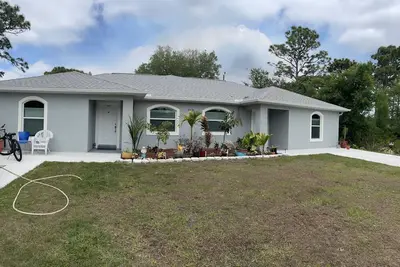 Image de Cute Property Located In The Center Of Englewood