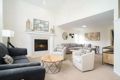 Image de Beautiful 4 Bedroom Family home. Minutes to downtown Holland & Saugatuck!