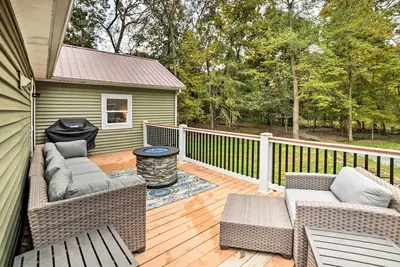 Image de Benton House w/ Grill, Private Dock & Lake Access!