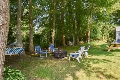 Image de Walk to Beach Dog Welcome!