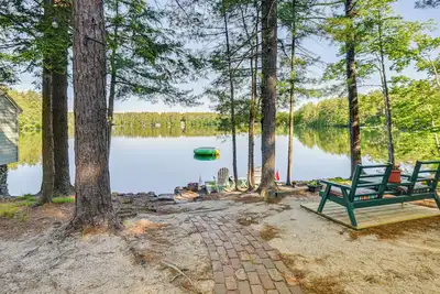 Image de Pet-Friendly Waterfront Cottage: On-Site Bunkhouse
