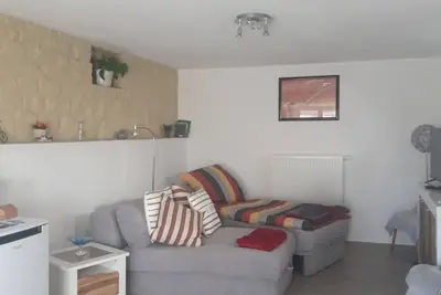 Image de Apartment - centrally located, own parking lot, shopping facilities,