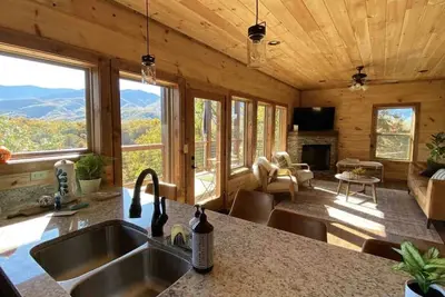 Image de This cabin is a 3 bedroom(s), 3 bathrooms, located in Gatlinburg, Tn.