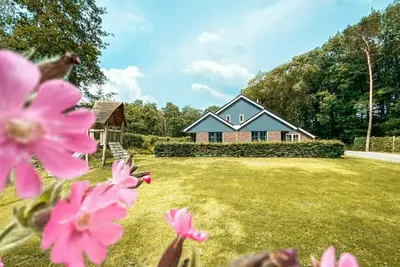 Image de Charming, new 16-person accommodation