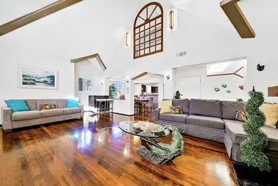 Image de 3-Story Duplex w/Private Deck with Great Views, Gas Grill, Incredible Location