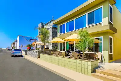 Image de Beautiful Beach Home, Only Steps to Ocean, Pier + Dining