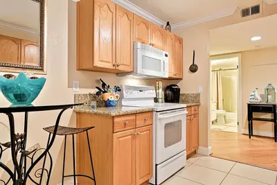 Image de Coastal Condo, Amenities, Just Over 1 Mile to Beach+Resorts