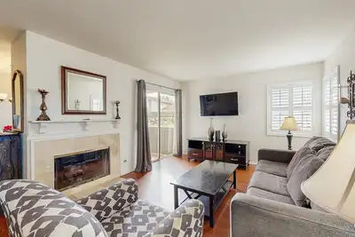 Image de Condo w/ Great Amenities, Golfing, Resorts + Walk to Beach