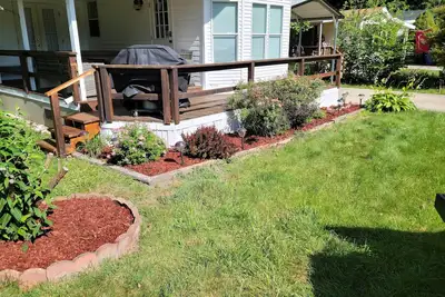Image de Cozy 2 Br Bungalow, Hot Tub, Gas Fire Pit & Great views for Less than a Motel!