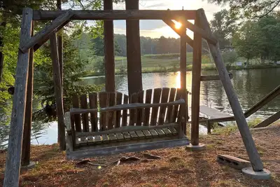 Image de Recently renovated waterfront cottage with private pier and fire pit