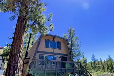 Image de Adventure & Relaxation: Mountain Cabin