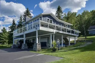 Image de Lake Charlevoix Lake House, 1 mile to Boyne City, 7 miles to Ski Boyne Mountain.