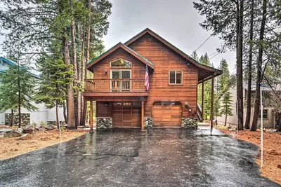 Image de Bikes, Grill & Views: Luxe Truckee Cabin!