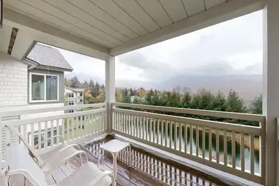Image de Ski Getaway Near Hiking & Water Park with Mountain Views, Sunroom & WiFi