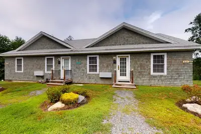 Image de Stylish Condo at Sheepscot Harbor Resort w\/Free WiFi, River Views, & Balcony