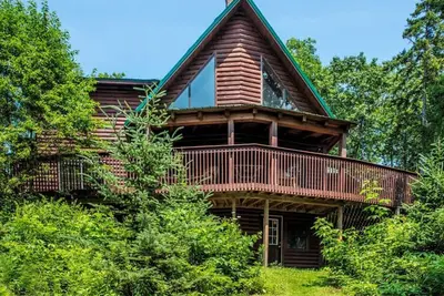 Image de Stunning & Spacious Log Cabin in the Woods