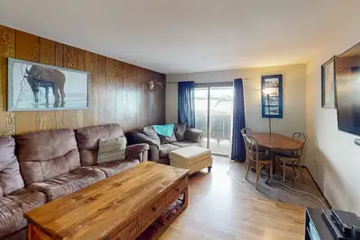 Image de Snowbird-friendly condo with pool, hot tub & fitness room - near hiking & Dillon