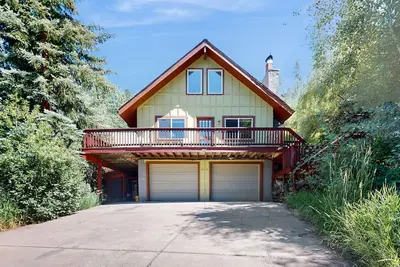 Image de Vail Mountain Condo w/ Hot Tub - 10 Minutes to Vail Ski Resort