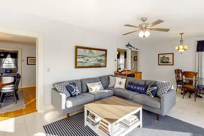 Image de Oceanfront house with dock, kayaks, deck, and gas grill
