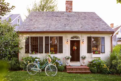 Image de Stunning West End Home | Historic Restoration | Dog-Friendly