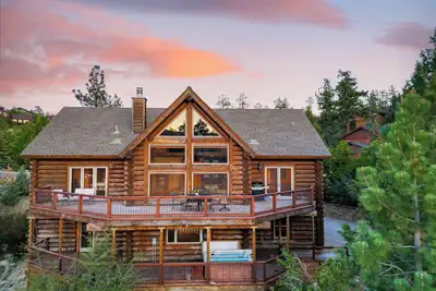 Image de 0. 5mi to the Lake, Deck w/ Views, Poker Table | Eagle Ridge Retreat by AvantStay