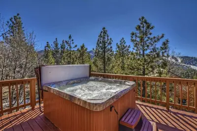 Image de Views at Wolf Lodge by AvantStay | Magnificent Views w/ Hot Tub, Sauna, Games