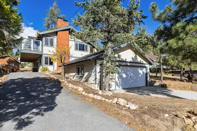 Image de Lakeside in Bearadise by AvantStay | Gorgeous Mountain Cabin in Boulder Bay!