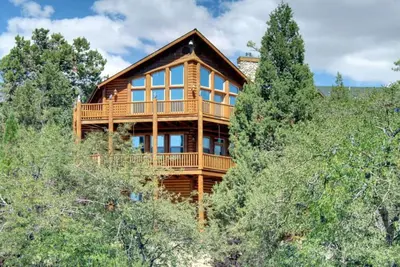 Image de Starlight Retreat by AvantStay | Gorgeous Log Style Home w/ Incredible Views!