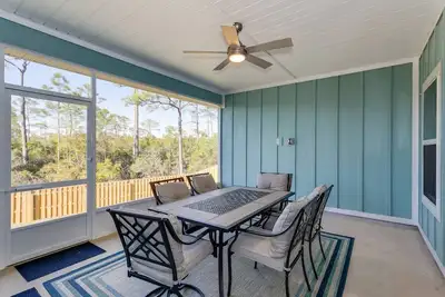Image de Dog Friendly |Fenced |New Build |Screened Patio |Minutes To Beach |King Master |2 Queens |Bunk Room