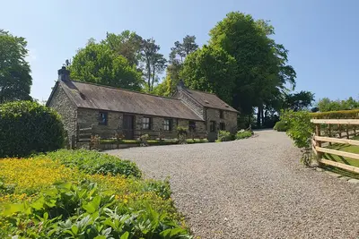 Image de Ty Twt, pet friendly, character holiday cottage, with open fire in