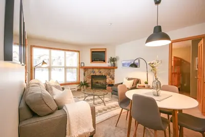 Image de 2br | Crystal Forest | Ski-In/Ski-Out | Private Hot Tub