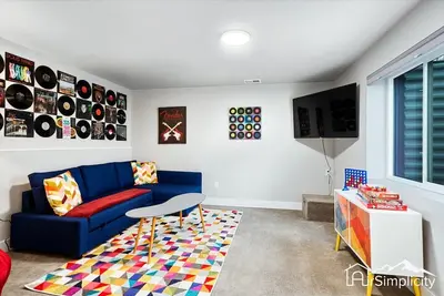 Image de Highend Homestead • Chefs Kitchen • Yard • Game Rm