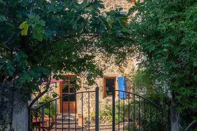 Image de 3 Bedroom Agritourism property in Sabran