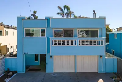 Image de 1260s Cake by the Ocean