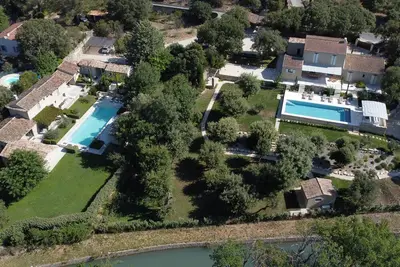 Image de Double villa en bordure de Canal de Carpentras - 5 Etoiles