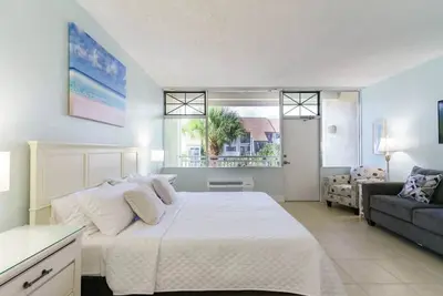 Image de U408 Balcony/ Resort Amenities! Free Parking/Wifi/Self Check in/Restaurants