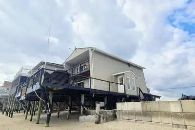 Image de 4 bed/2 bath Little piece of paradise! Pet friendly