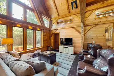 Image de The Cabin on 32 wooded acres - tranquil new-build with sauna & forested views